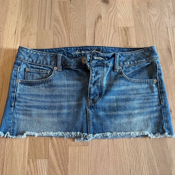 Vintage American Eagle Cut-Off Jean Mini Skirt Size 8 - Picture 1 of 7